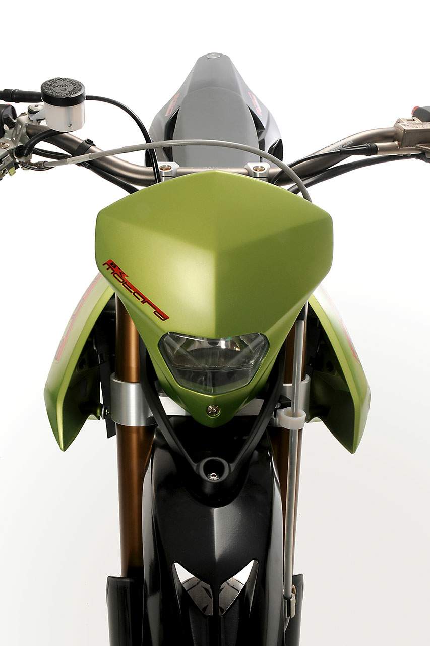 BX 570 Motard (2008)