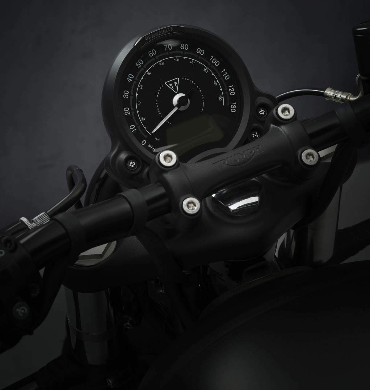 Bonneville Bobber Gold Line Edition (2022)