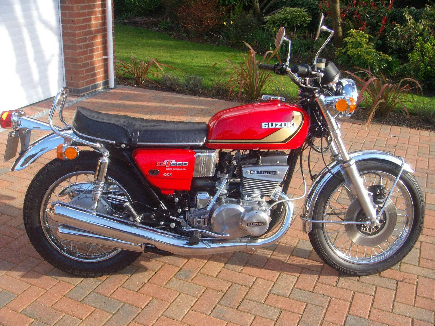 GT 550L - M (1974-75)