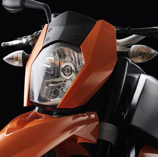 990 Supermoto (2010)