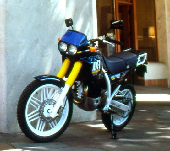 AX-1 ()