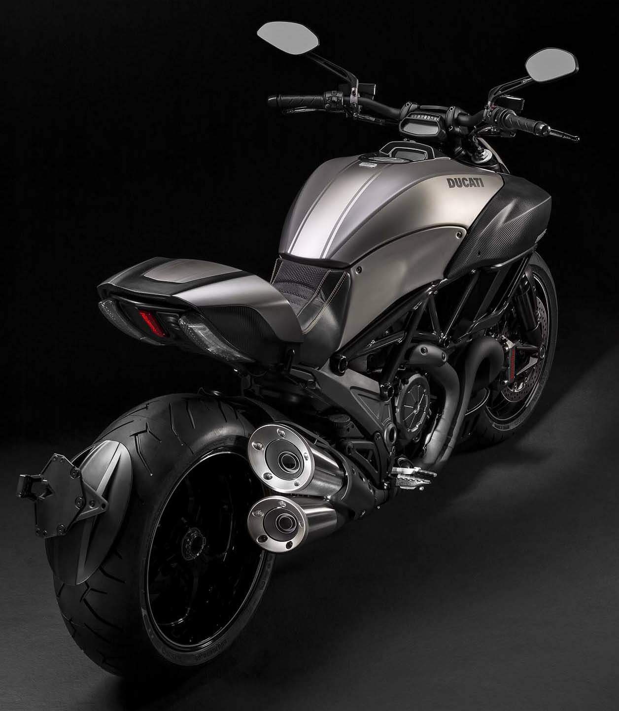 Diavel Titanium (2015)