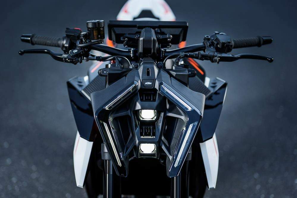 990 DukeR (2025)