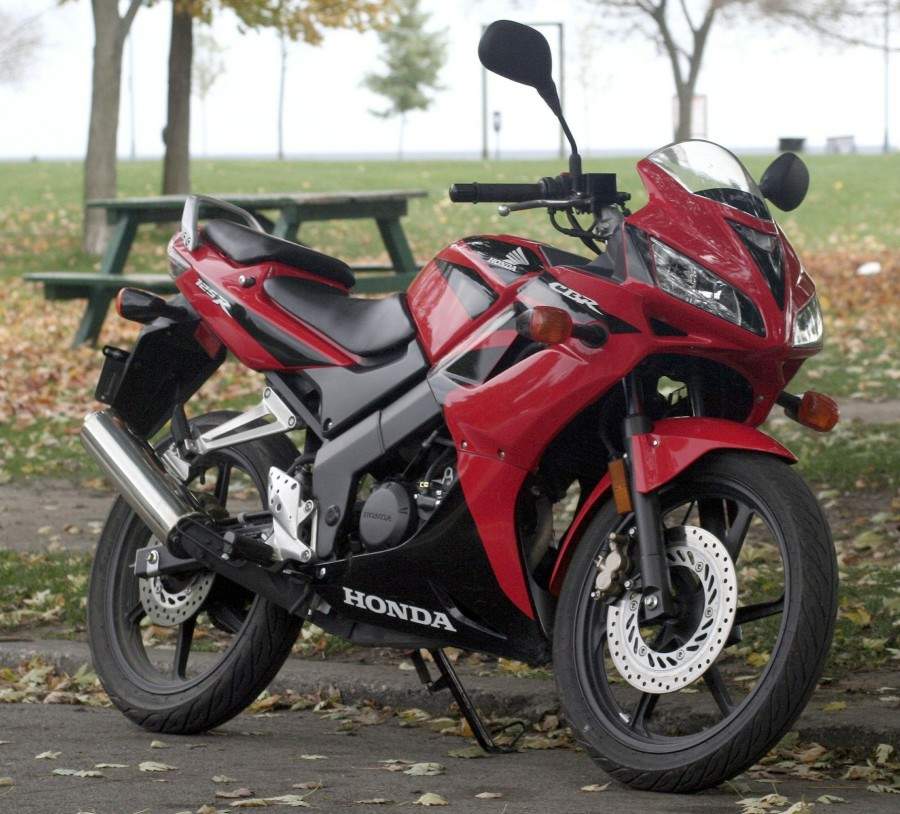 CBR 125R (2011)