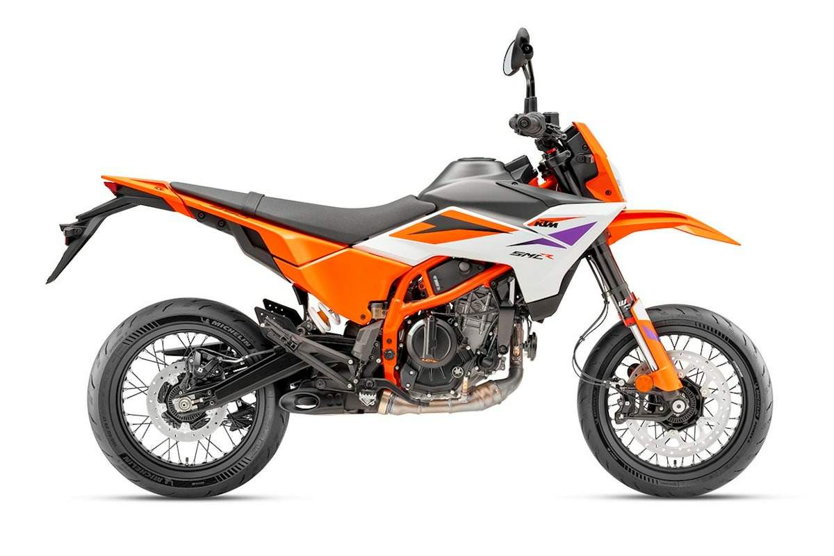 390 SMC R (2025)