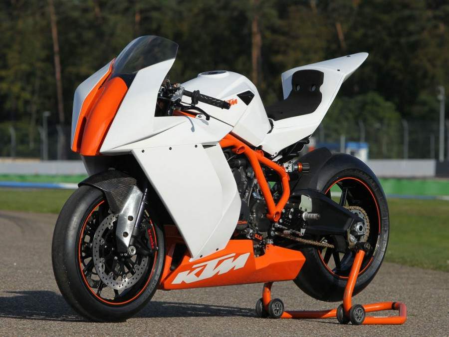 RC8R 1198 Track (2011)